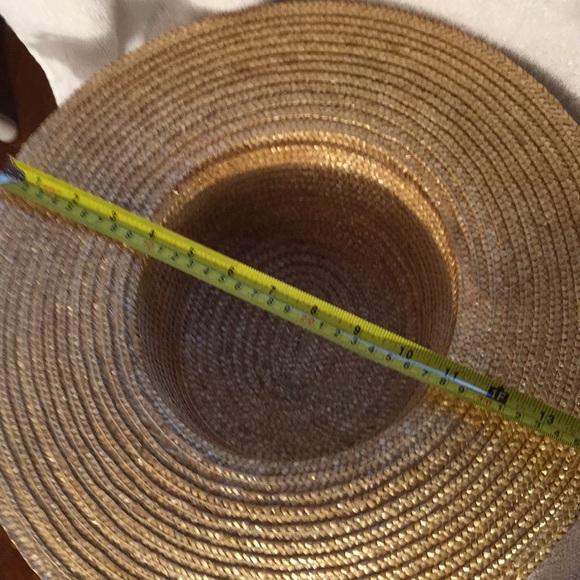 The Summer straw hat in great condition - Picture 10 of 13